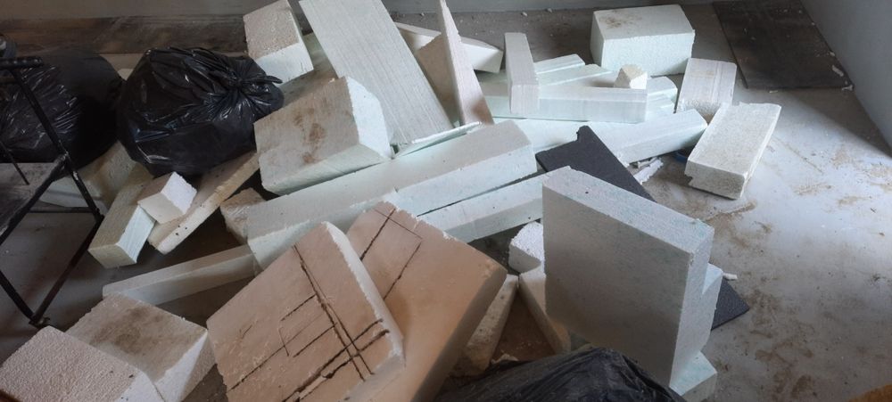 Styropian resztki po elewacyj