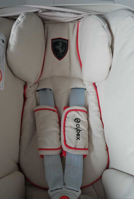 Cadeira Auto Cybex Cloud Z I-Size - Edição Ferrari