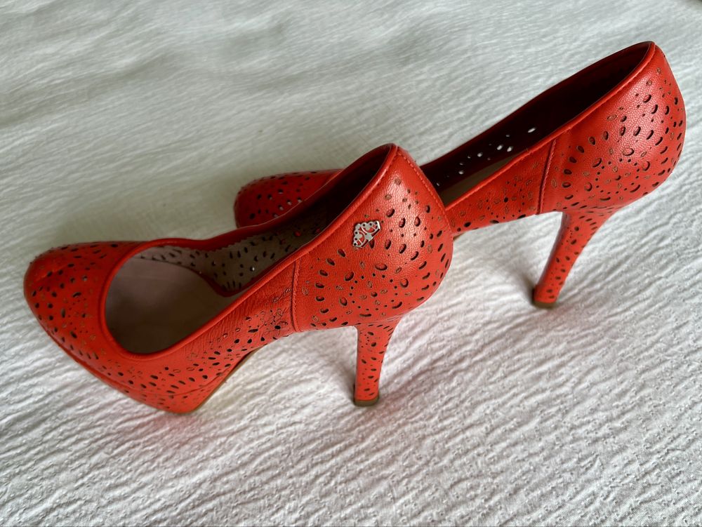 Sapatos cerimónia em pele