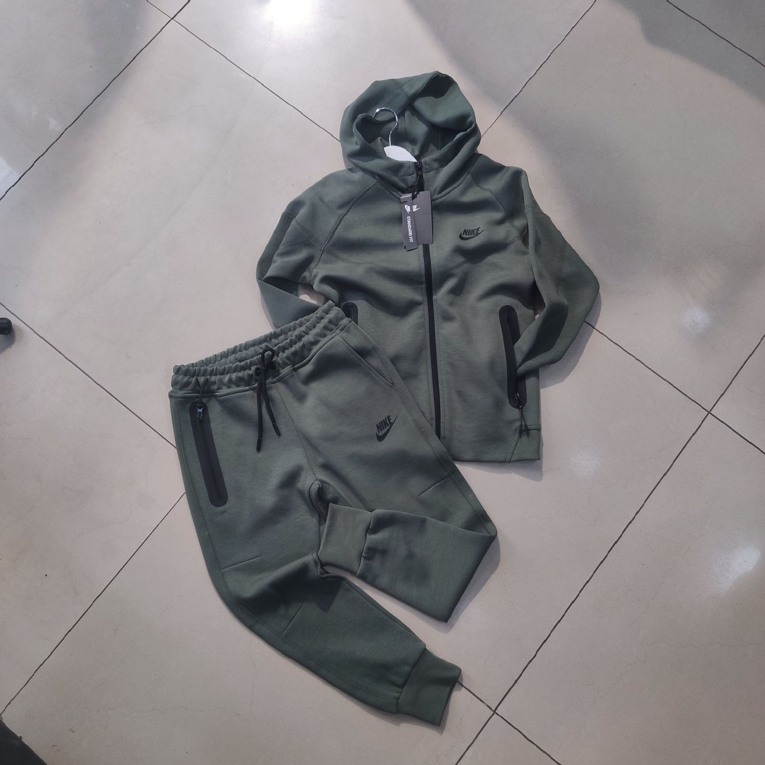 Підлітковий спортивний костюм Nike Tech fleece з капішоном
