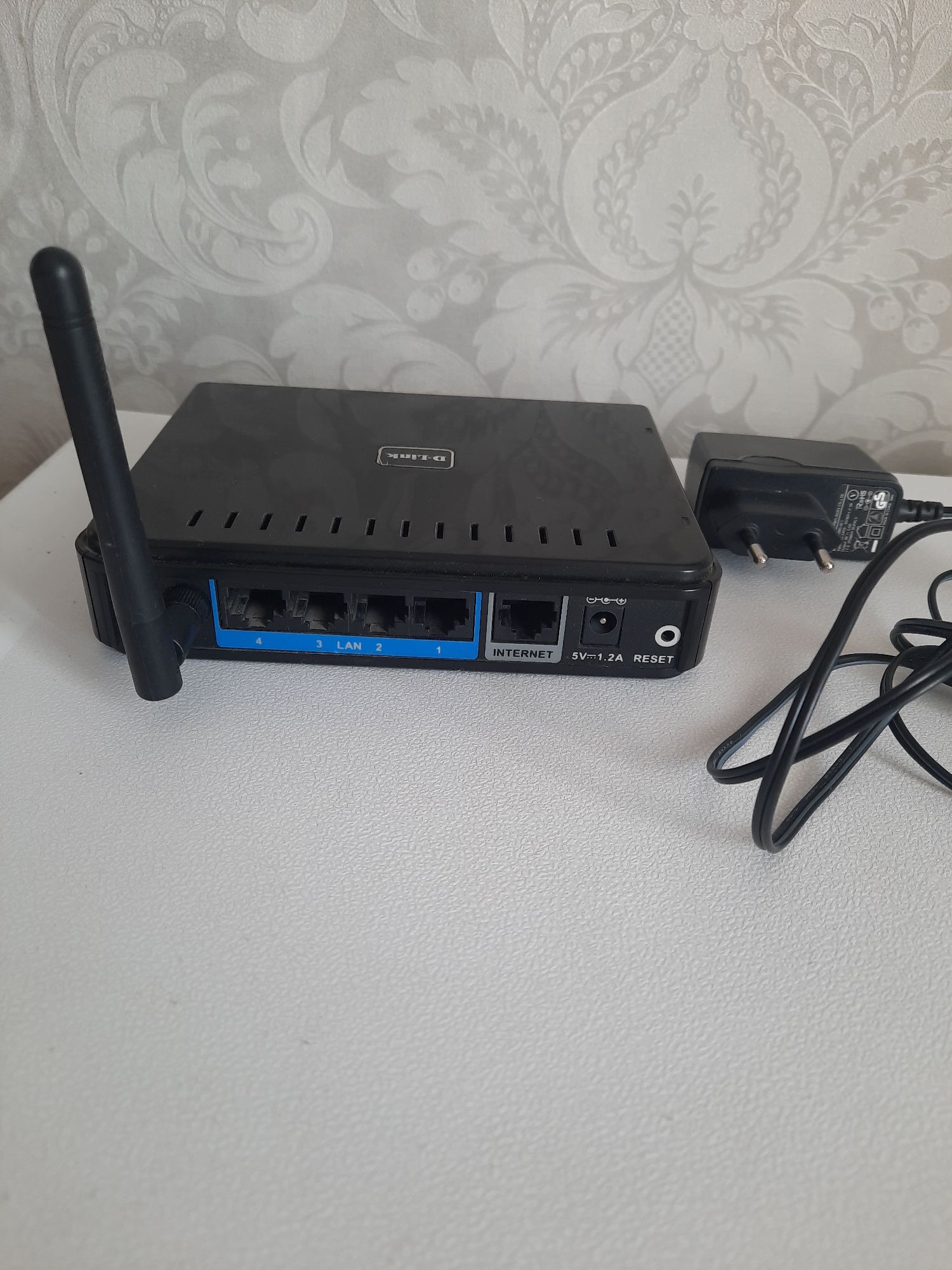 WiFi маршрутизатор D-Link DIR-300 в отличном состоянии.