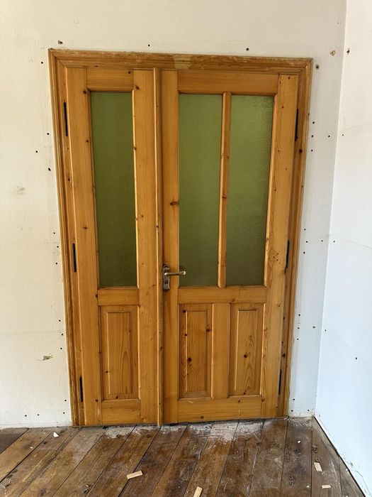 Продам деревяні двері