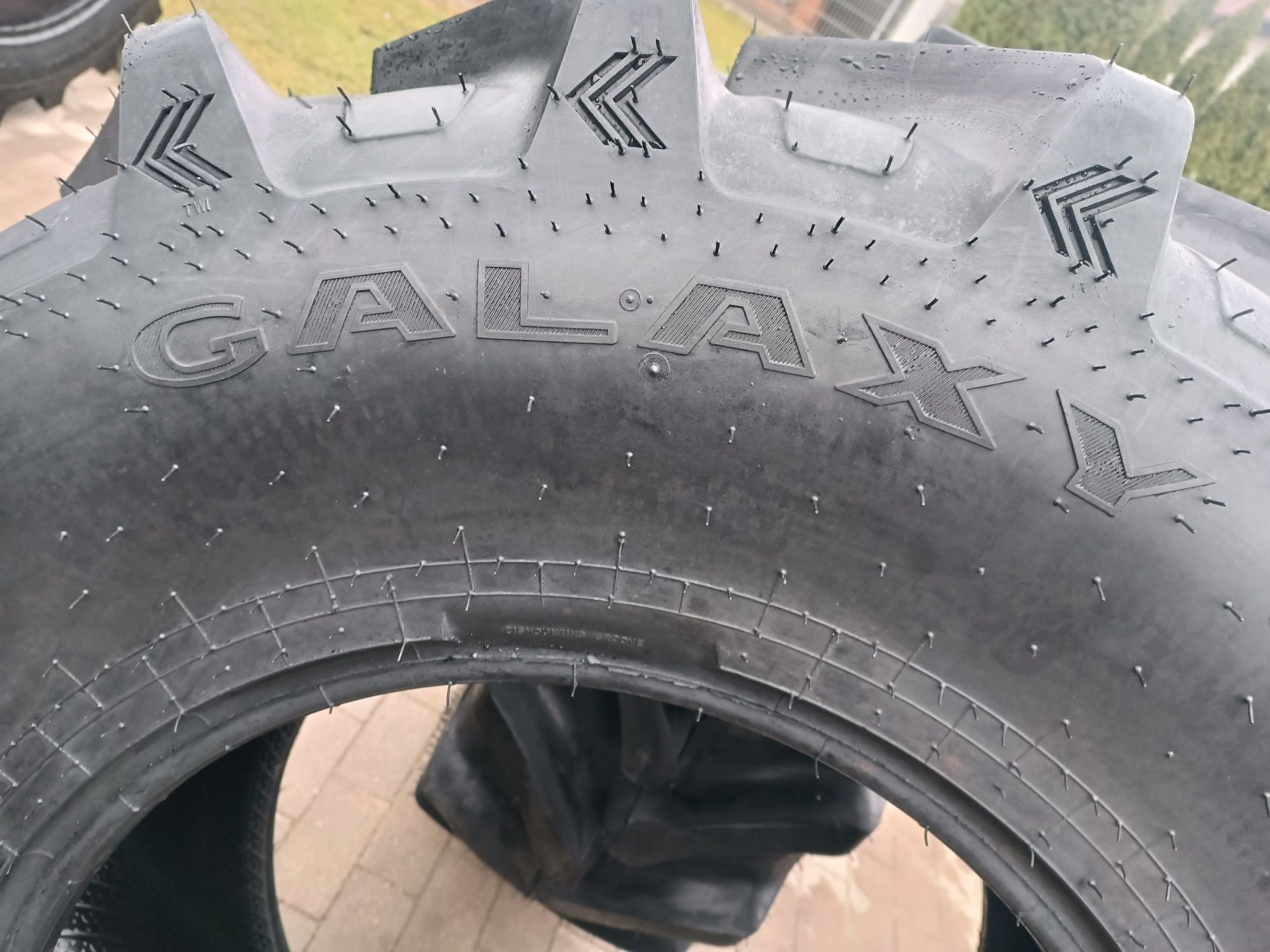 420/85R24 Galaxy Earth Pro Radial 850  16.9R24