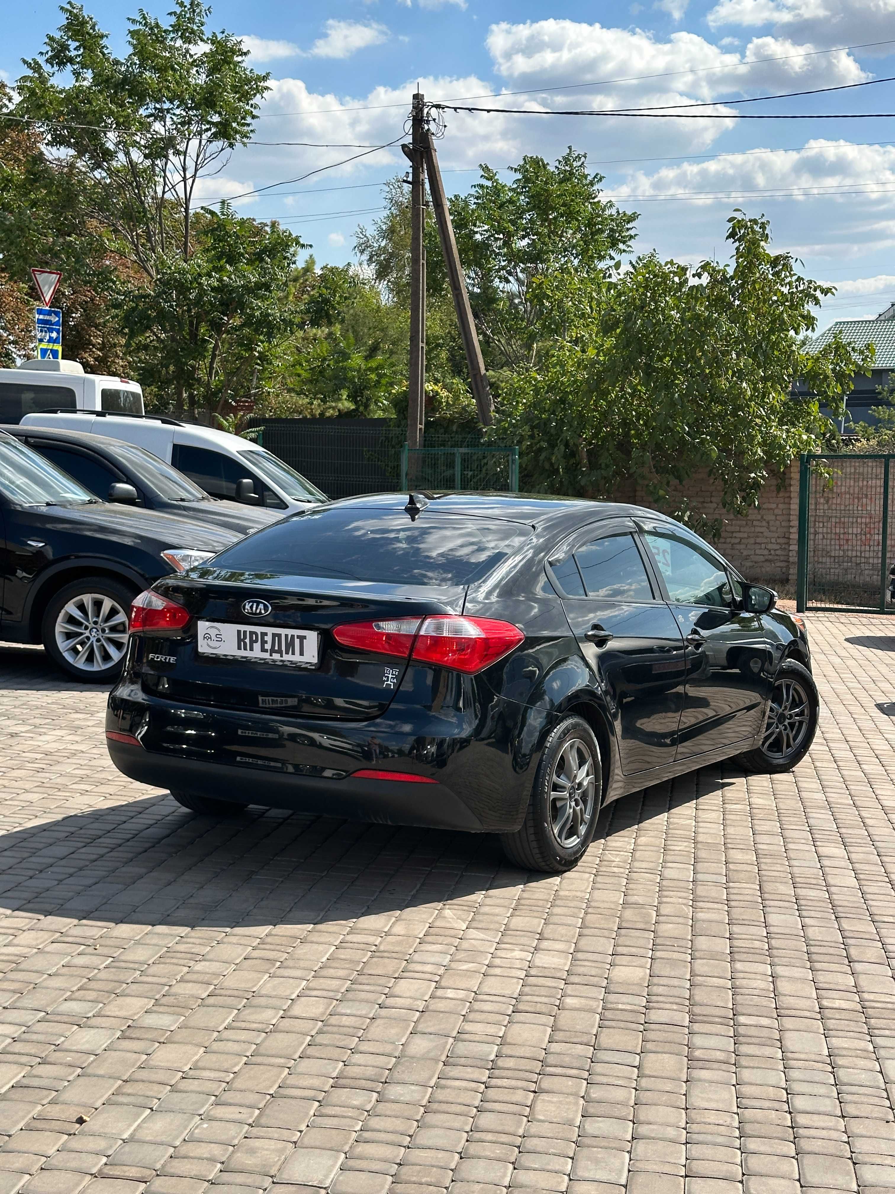 Продам Kia Forte 2014 рік можлива розстрочка,кредит,обмін!