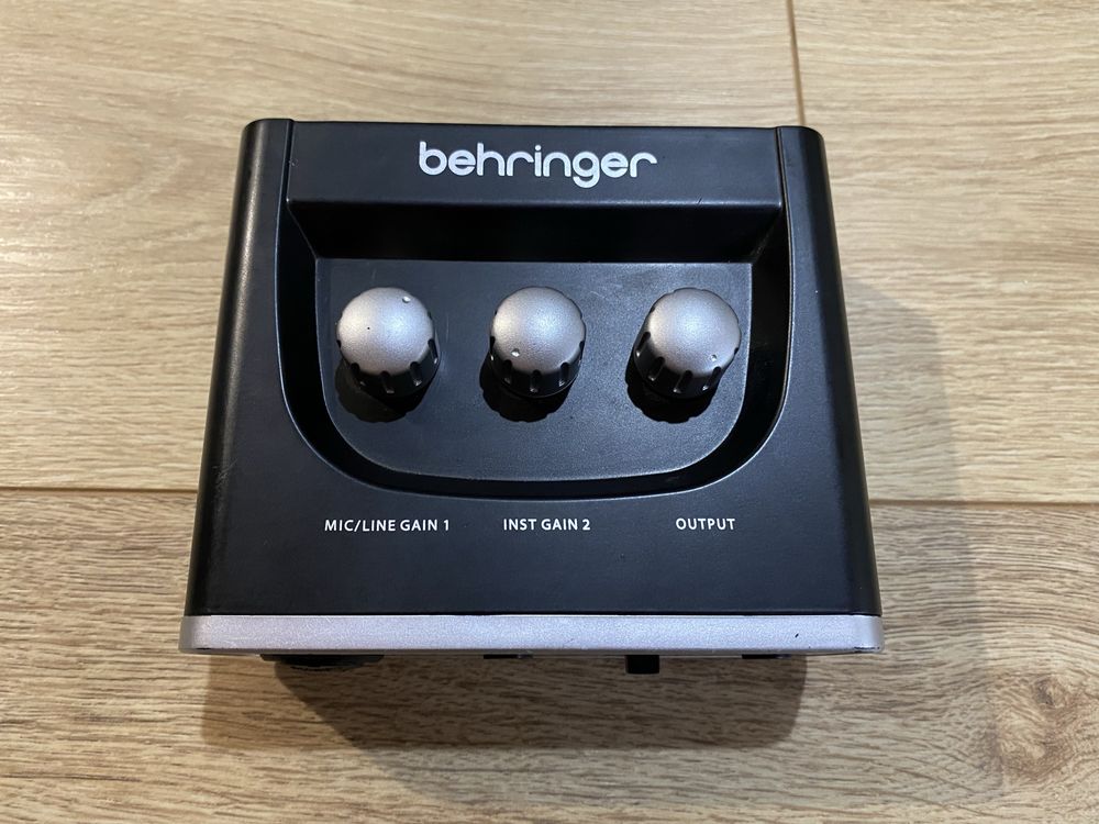 Behringer U-Phoria UM2 usb interfejs audio karta dźwiękowa