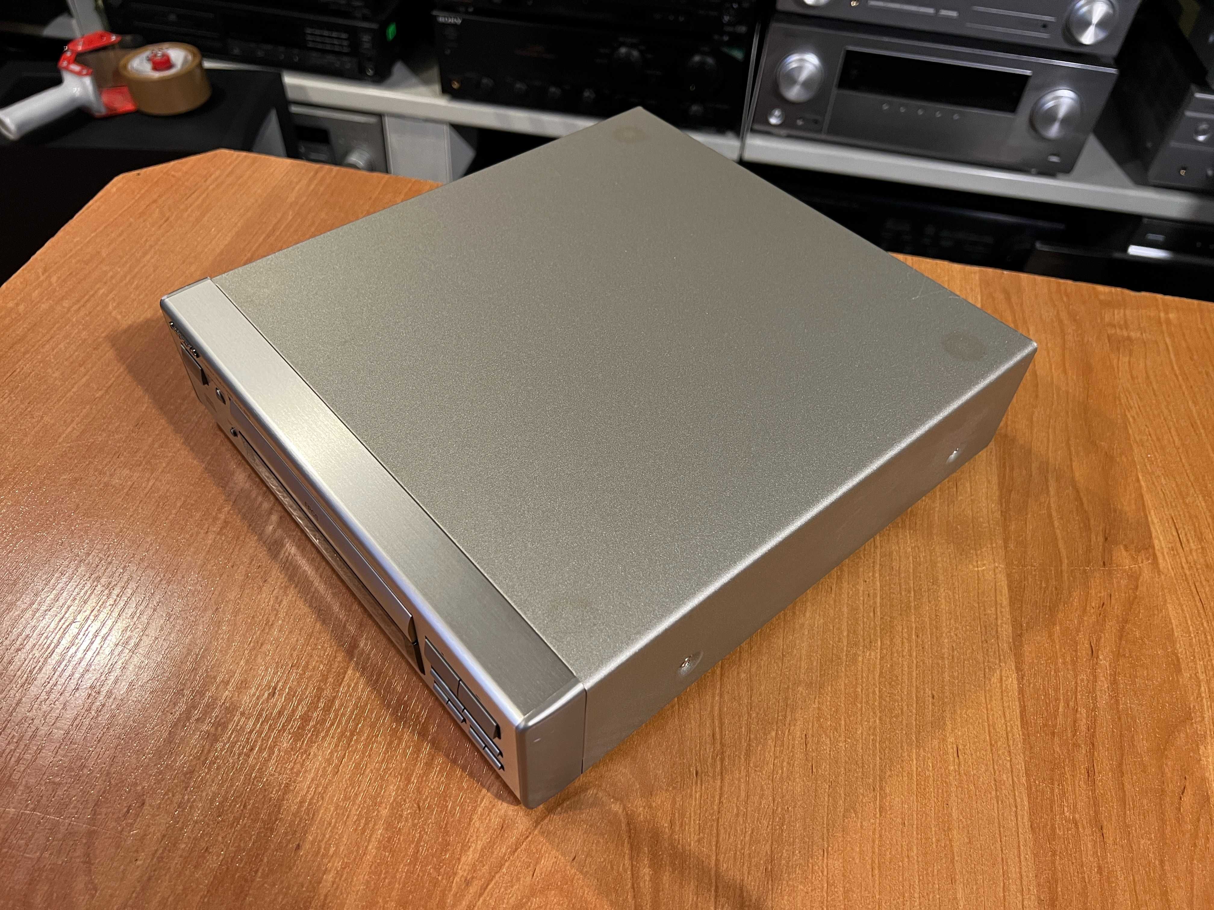 Odtwarzacz płyt CD Onkyo C-721 Audio Room