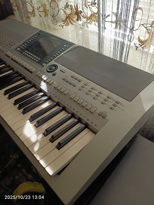 Yamaha PSR S710 в хорошому стані