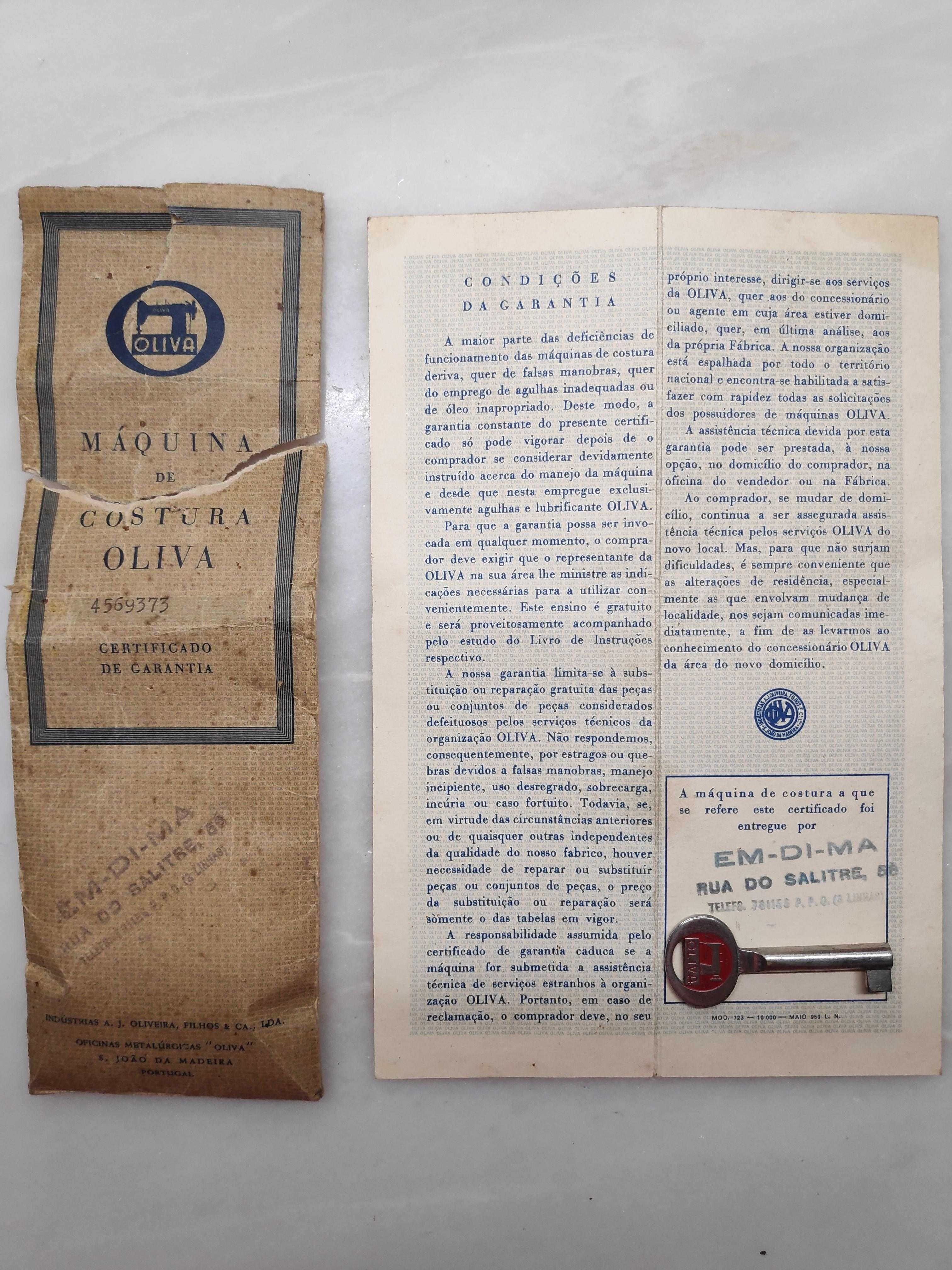Manual, certificado Garantia e chave (Máquina de costura Oliva CL 45)