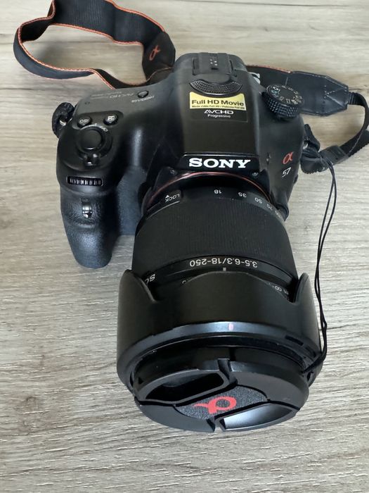Продам фотоапарат SONY SLT-A57 + об'єктив Sony 18250 DT18-250mm