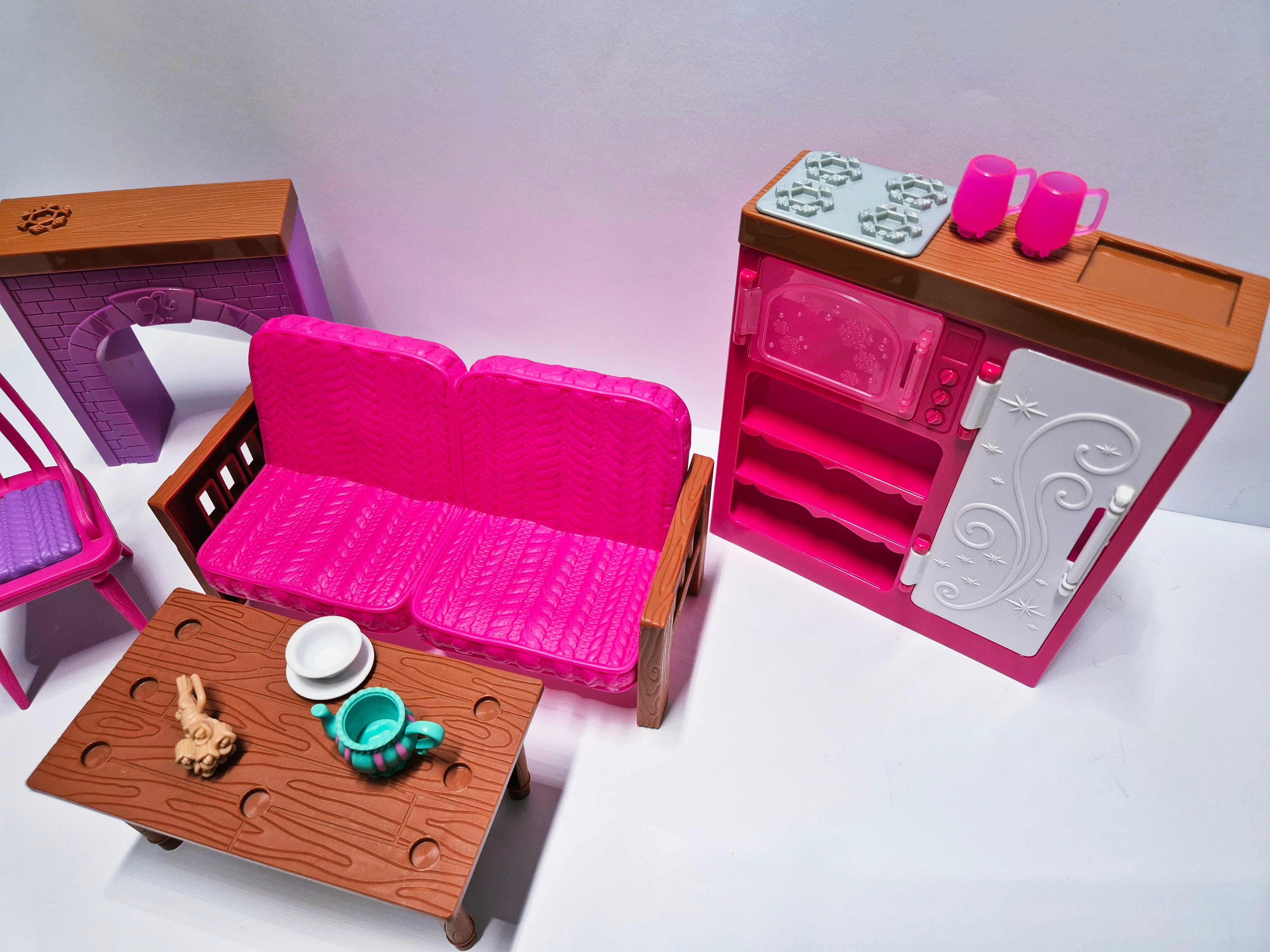 Barbie Zestaw mebli do salonu sofa, stół, krzesło, kominek, aneks