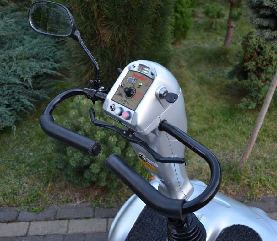 Elektryczny wózek inwalidzki czterokołowy Freerider Lion 4 stabilny
