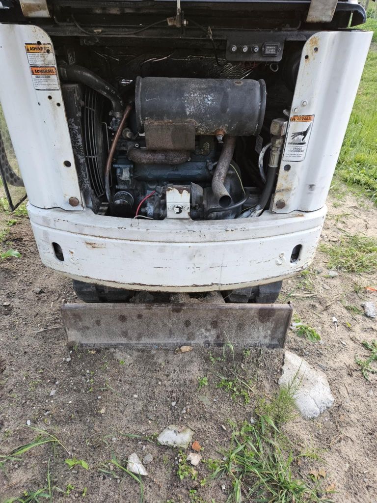 Minikoparka Bobcat X320