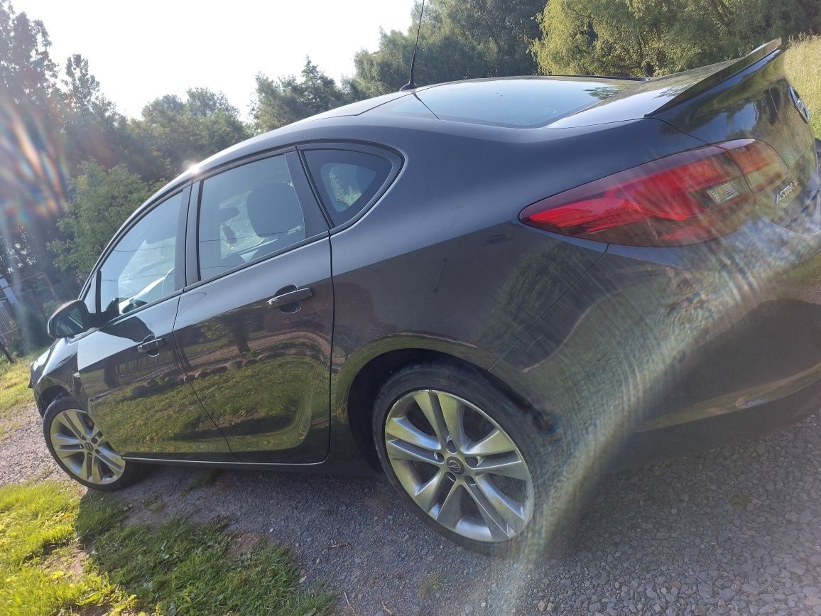 Opel Astra J 1.6d 2015r