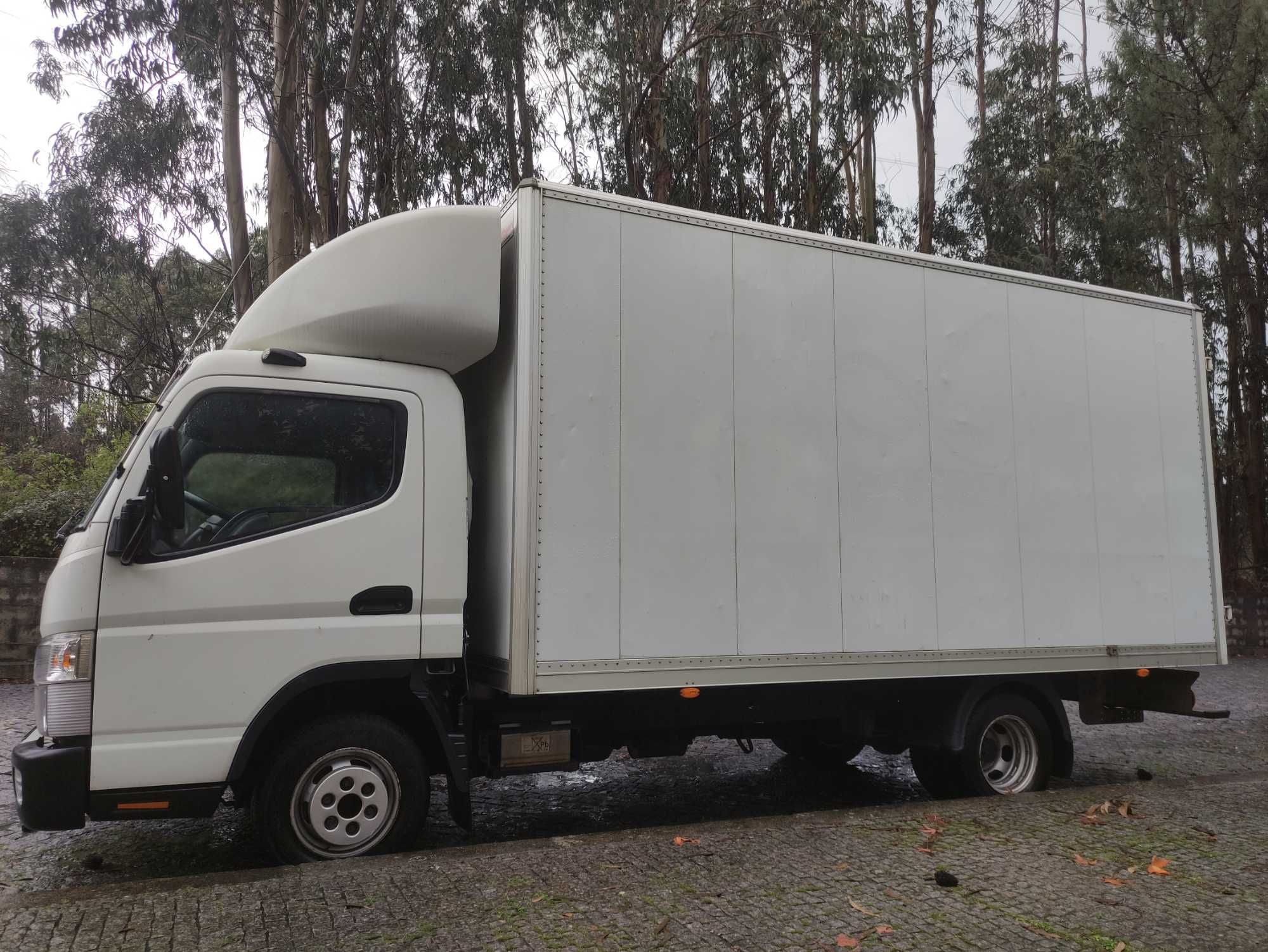 Mitsubishi Fuso Canter Ligeira só 72.000km Semi-Nova