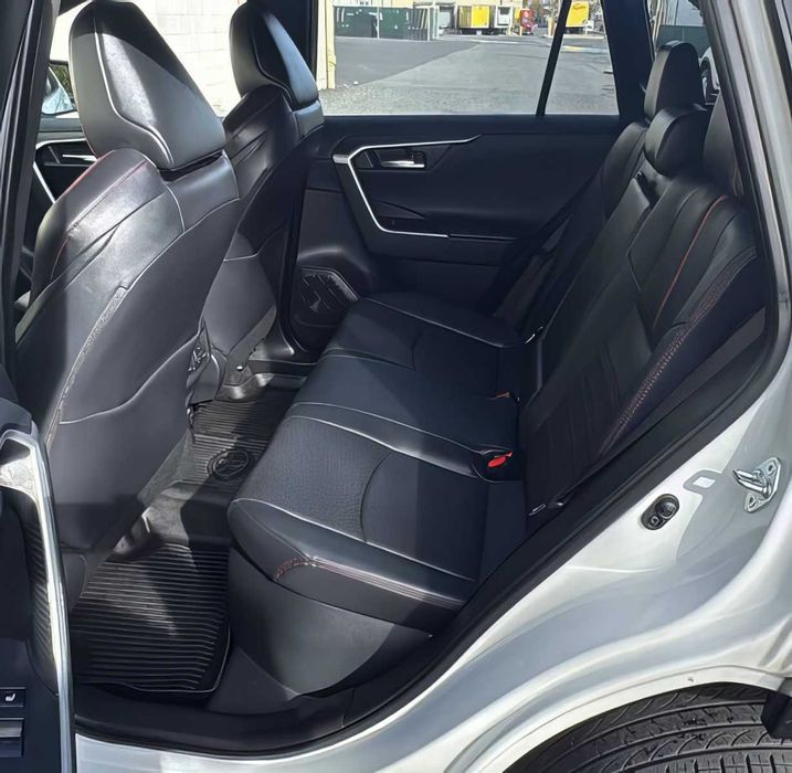 Toyota RAV4      2022