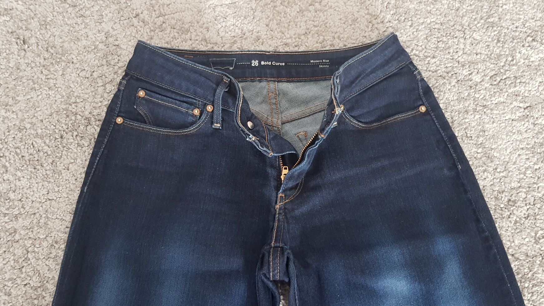 Spodnie jeansy Levis Bold Curve W26 L32