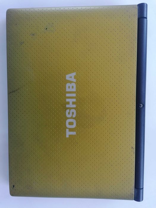 Toshiba NB 500D laptop notebook