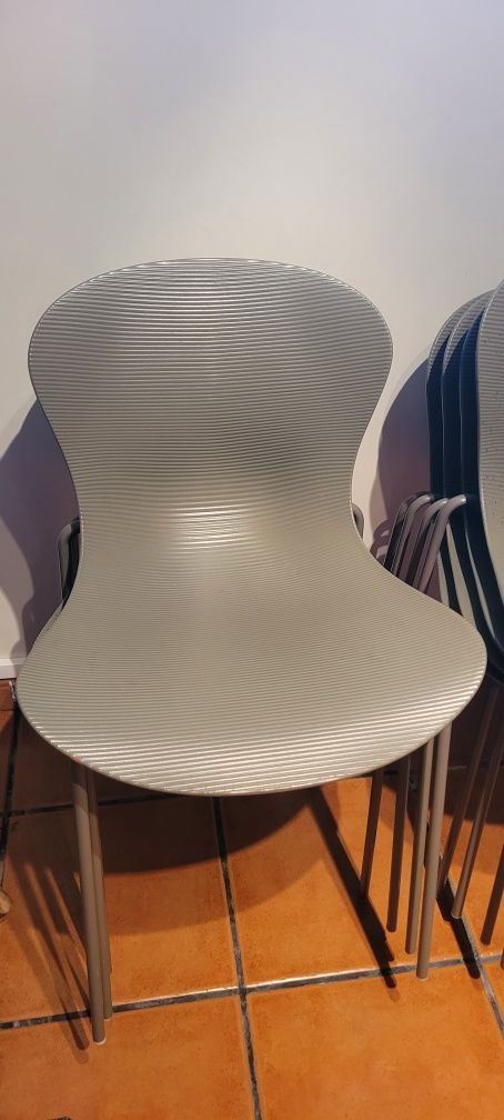 Mesa extensível + 8 Cadeiras AREA