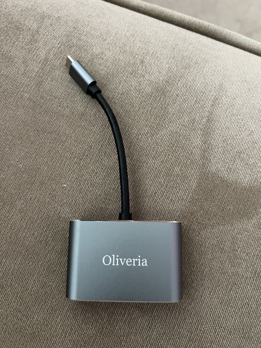 Adaptador/hub USB-C. - Oliveria