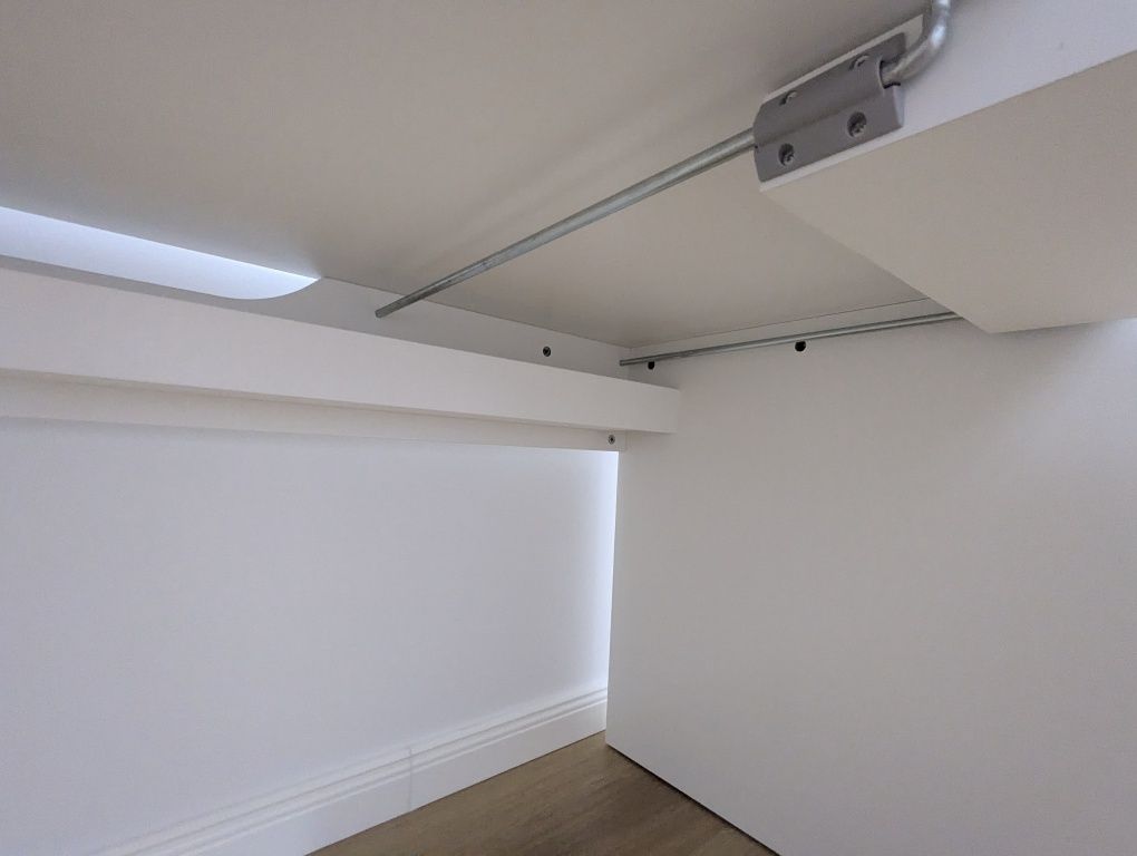 Sprzedam biurko Malm Ikea 151x65 cm