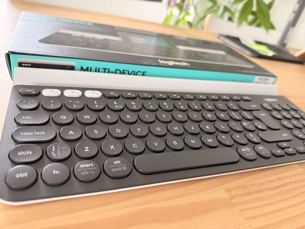 Logitech K780 | Bezprzewodowa klawiatura z podstawką | 100% sprawna