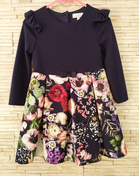 Elegancka sukieneczka dla dziewczynki