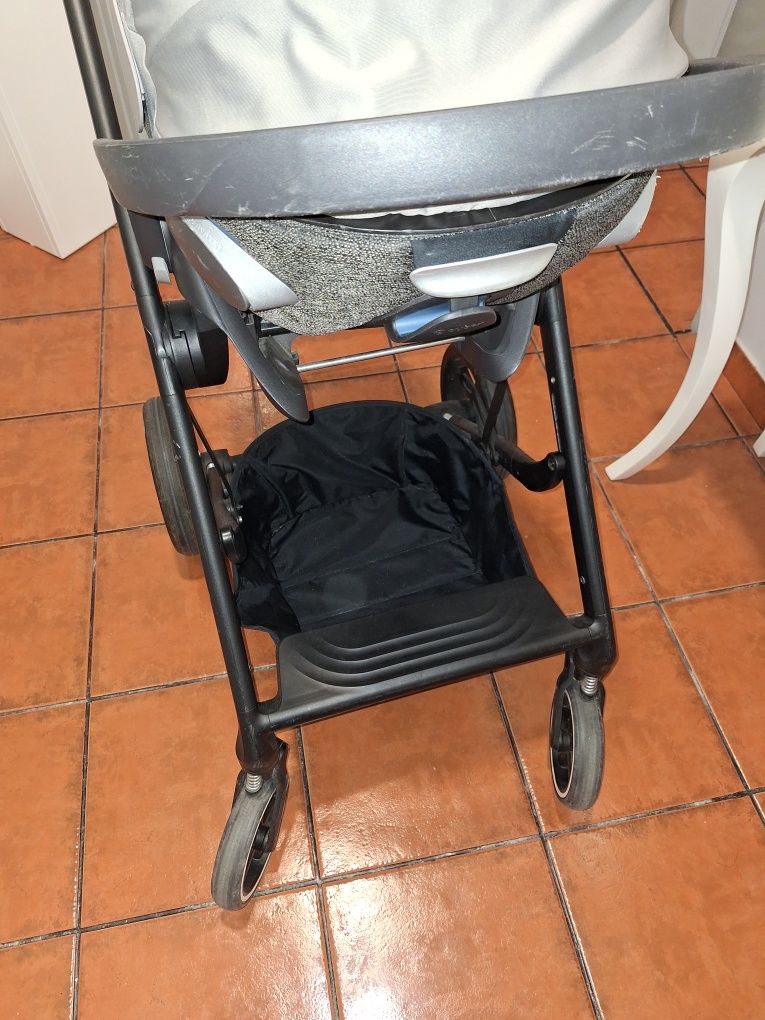 Carrinho cybex usado