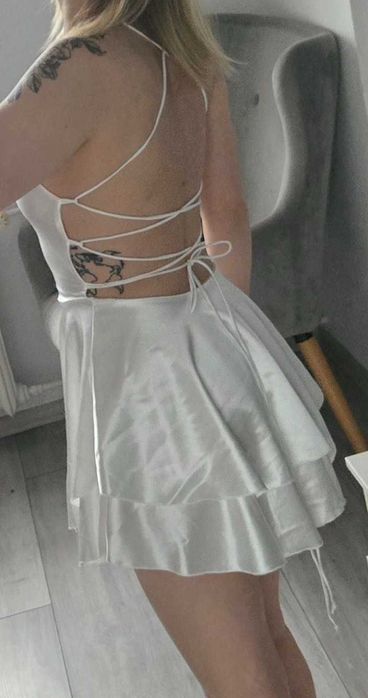 Biała sukienka wiązana xs