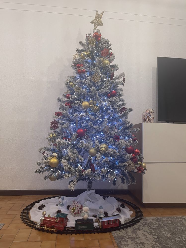 Arvore de natal 2.10 com neve, pista e comboio