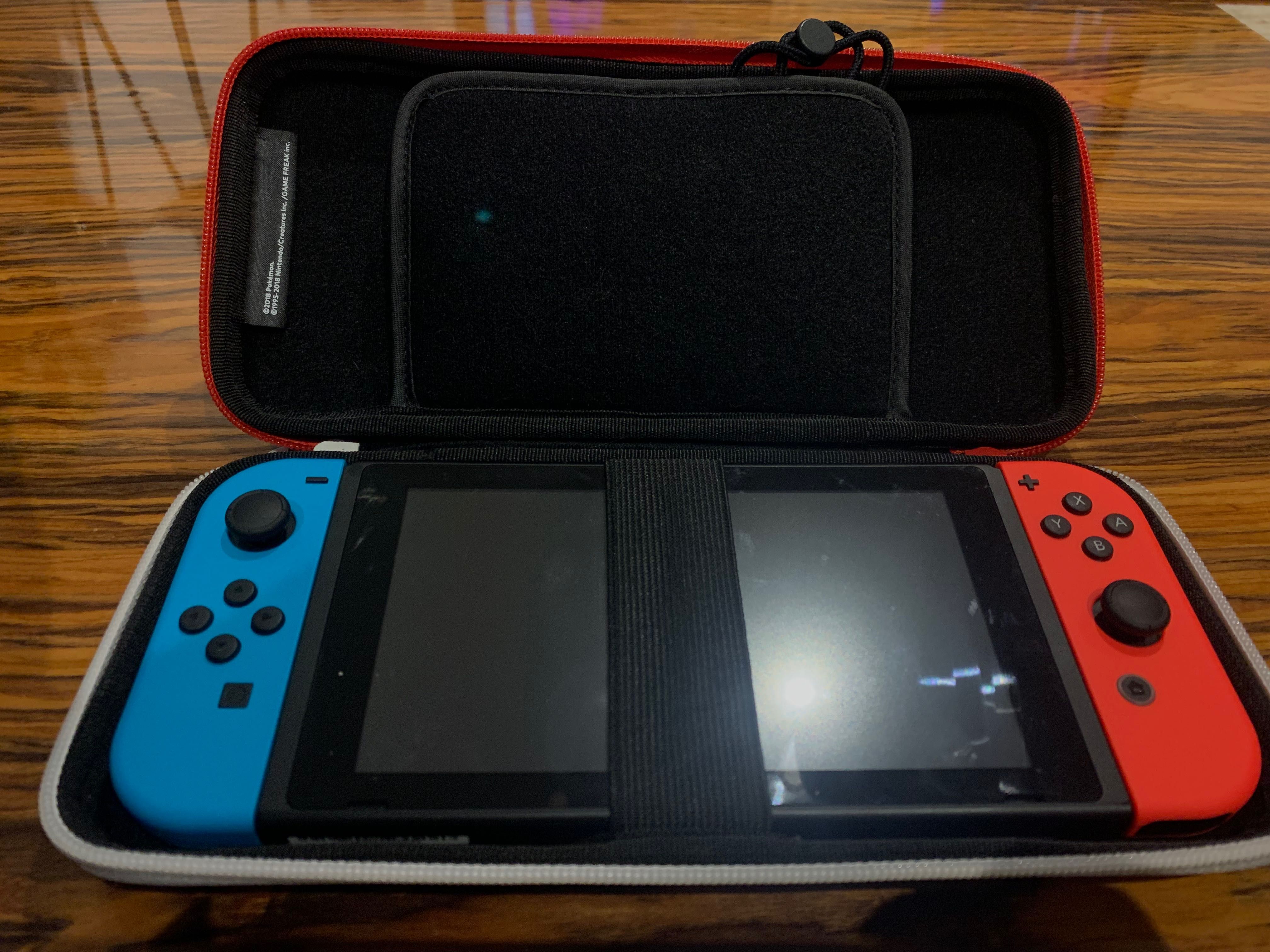 Nintendo Switch + 4 jogos