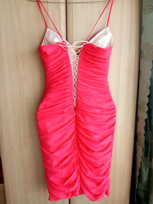 Нарядное платье на выпуск