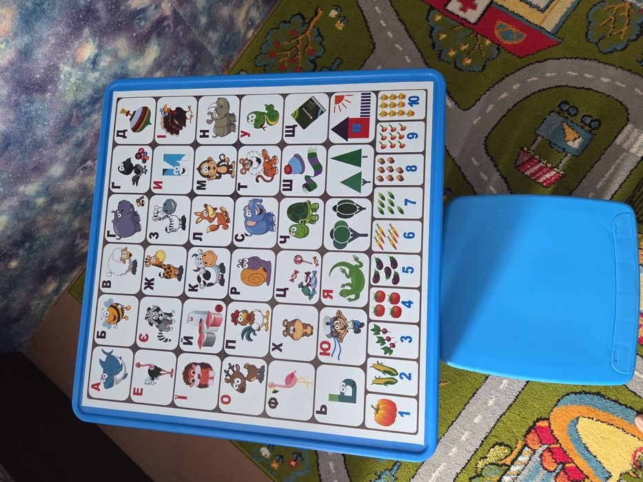 Стульчик і стол дитячий