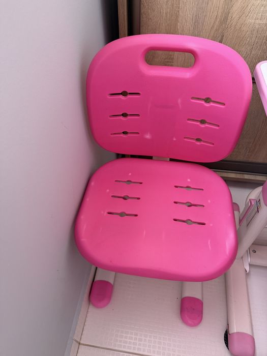 Парта дитяча і 2 крісла