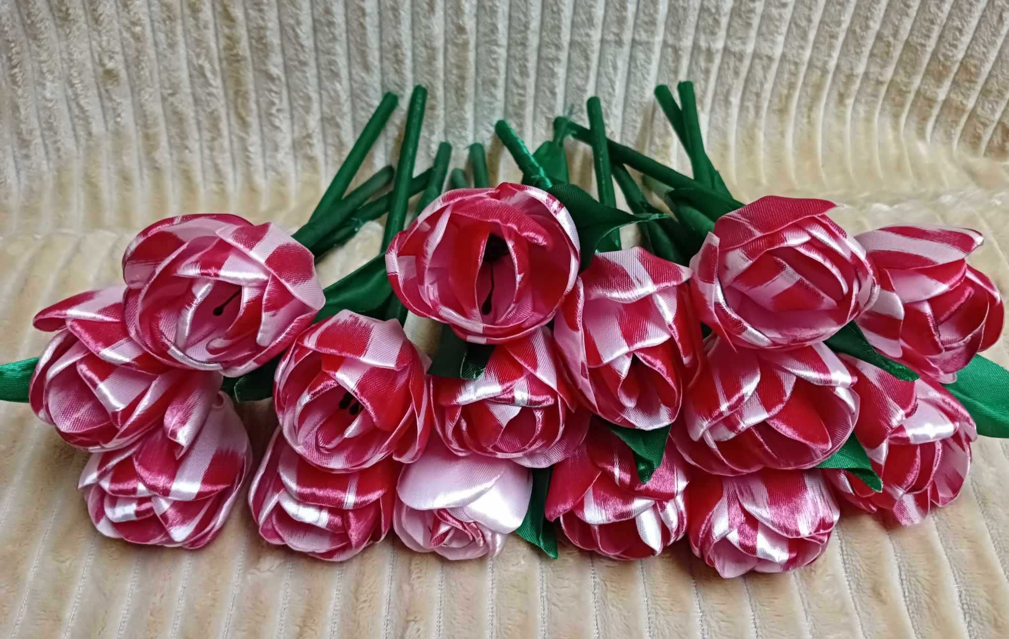 Tulipany ze wstążki satynowej