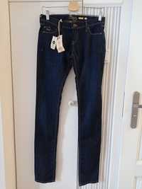 Nowe spodnie jeansy Roxy skinny 34/36