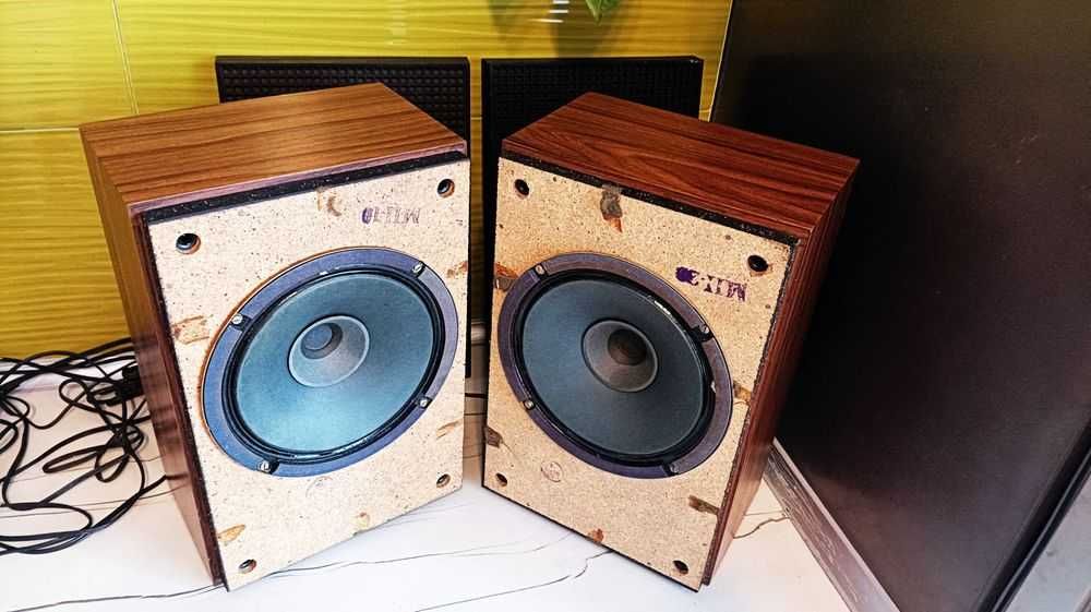 Radio Amator 101 stereo-88-108MHz  plus kolumny