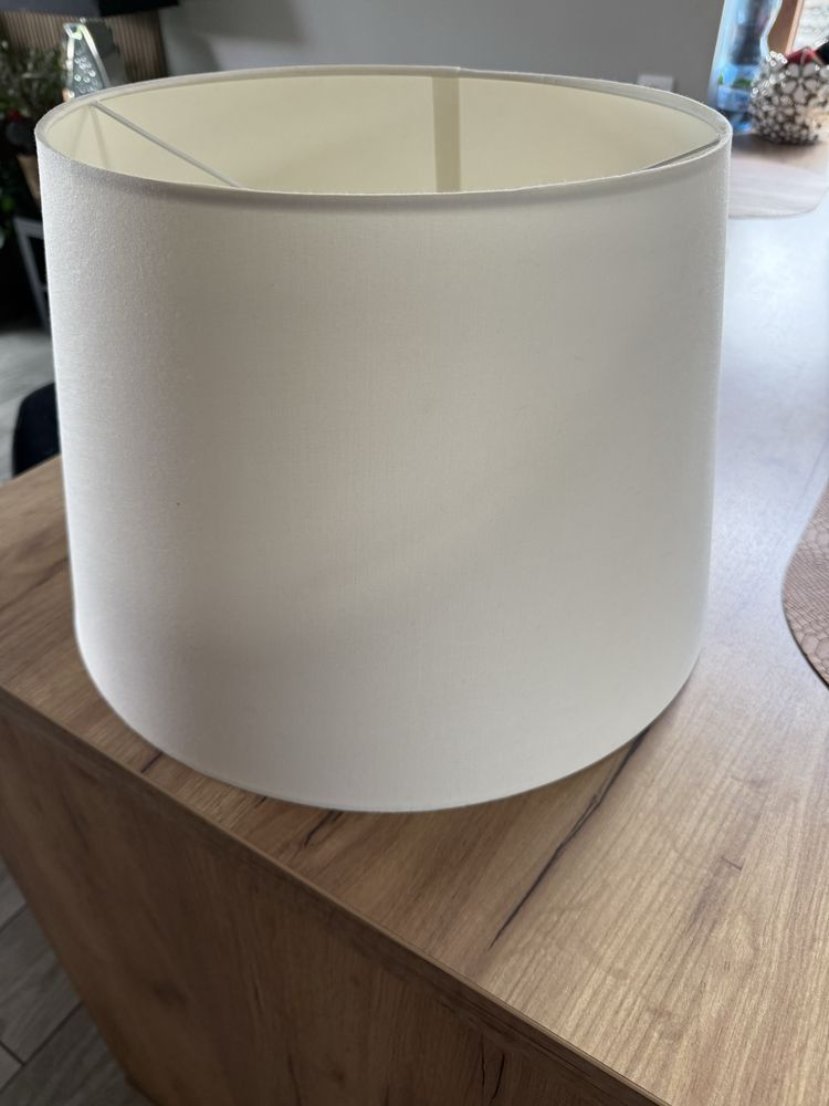 Sprzedam lampe stojącą glamur  ,posiadam dodatkkwo duzy klosz bialy ,s