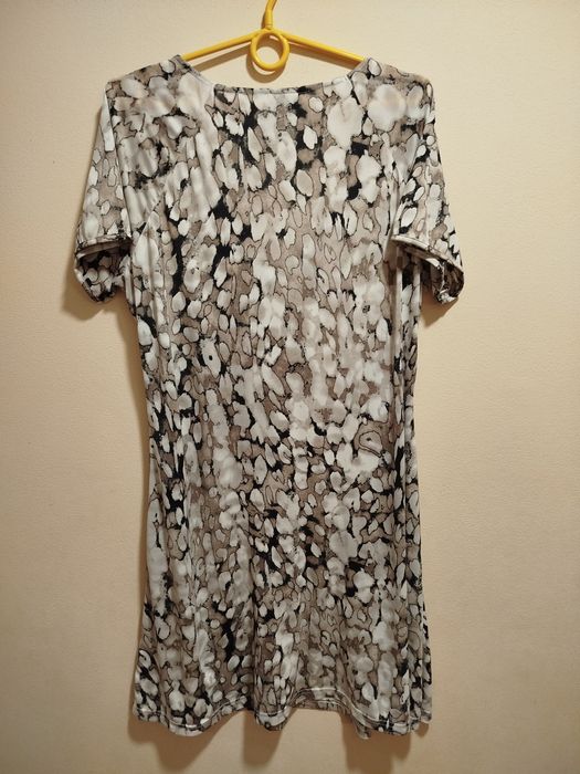 Cienka sukienka rozmiar 44