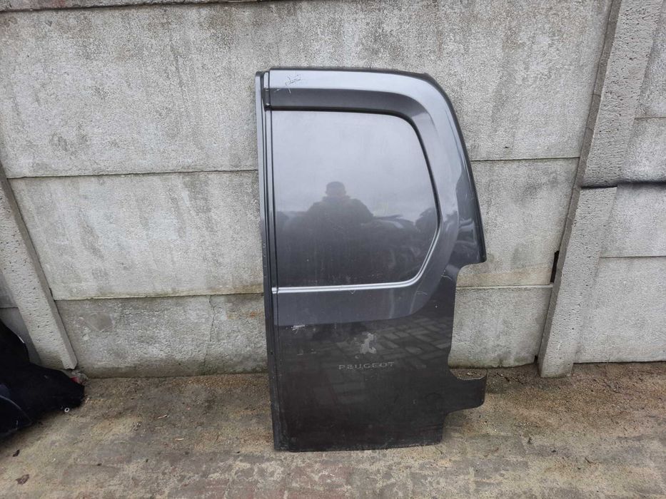 Peugeot Partner Berlingo 4 IV ProAce City Combo E 18- drzwi prawy tył