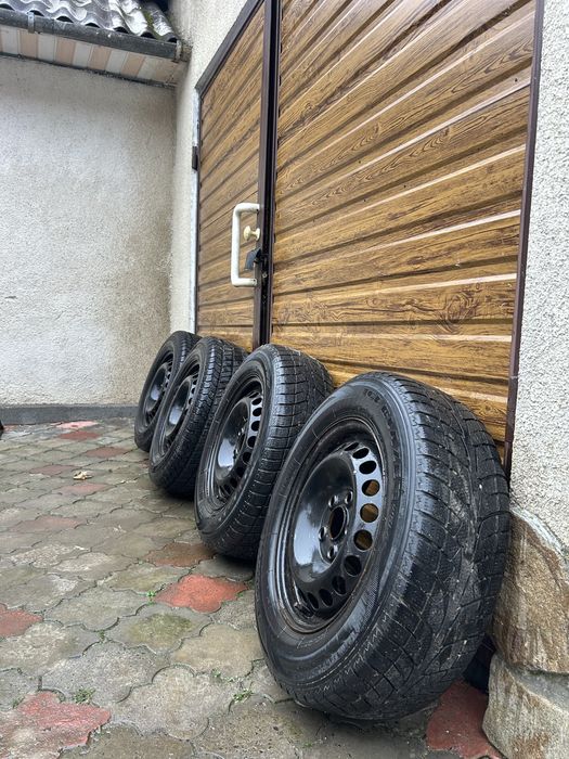 Зимова резина 215/65 R16