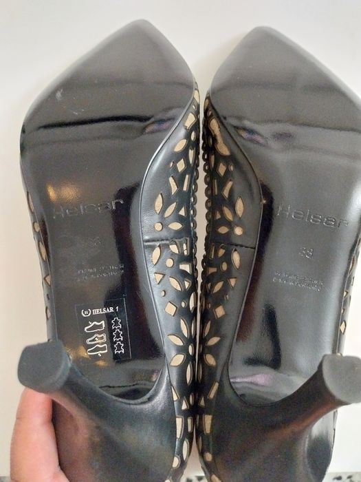 Sapatos de Salto Alto Tam. 38 Helsar em Pele e Camurça.