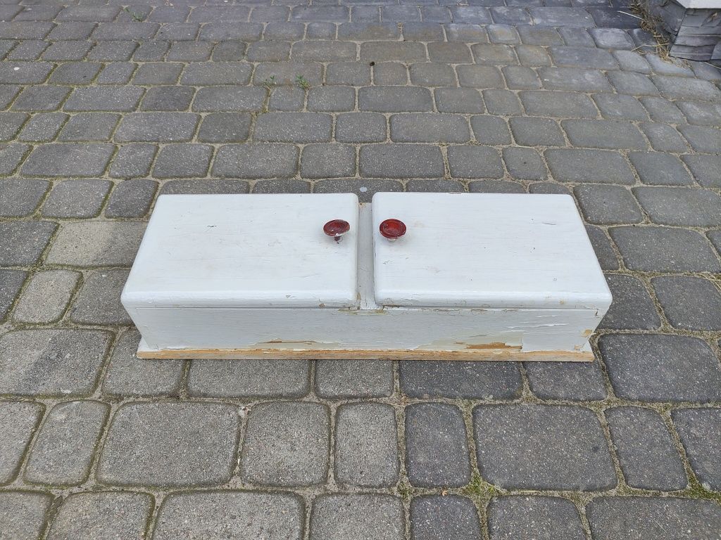 Mała szafka  PRL wisząca