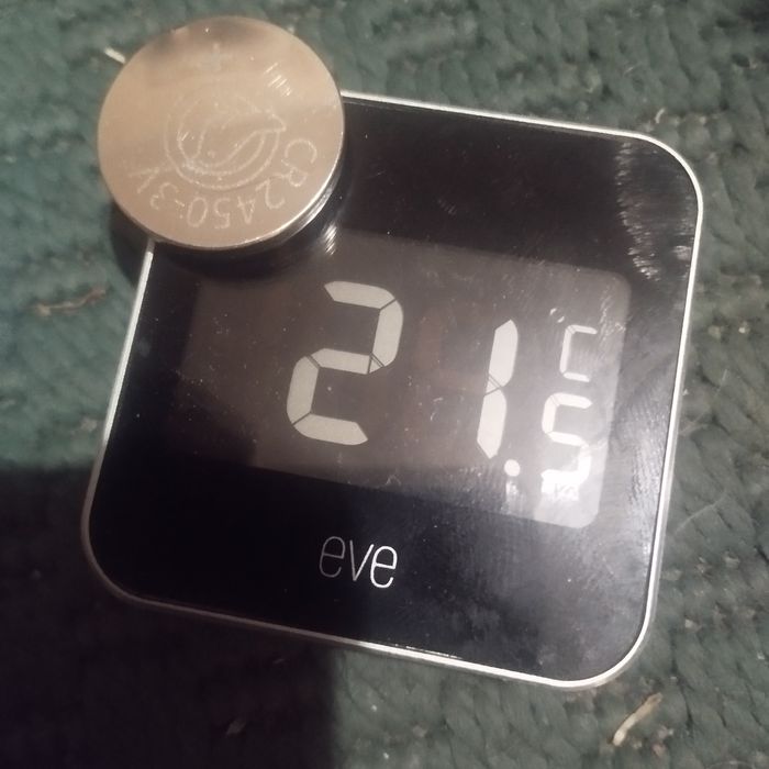 Розумна метеостанція Eve, температура, вологість, прогноз погоди.