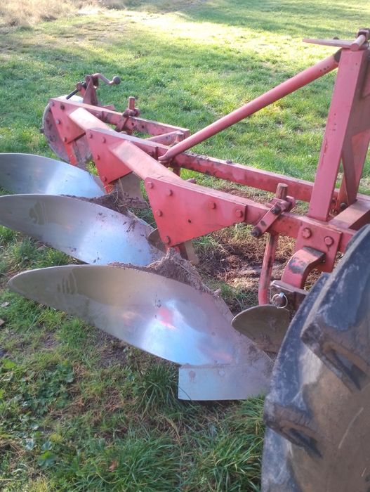 Pług 3 skibowy skjold