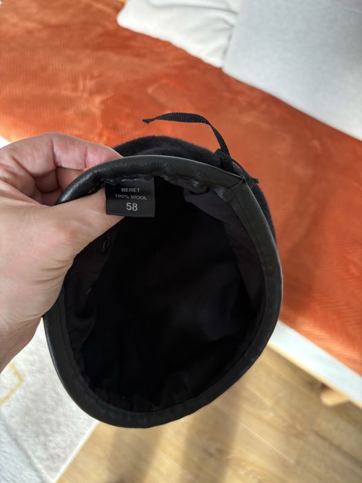 Beret harcerski czarny r. 58 plus lilijka jak NOWY