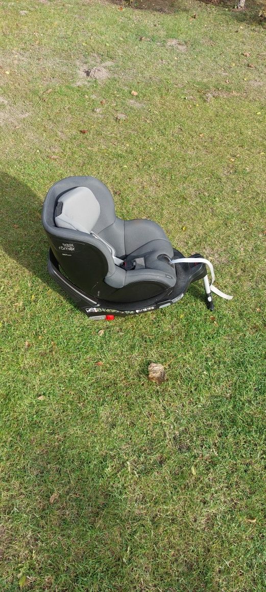 Britax Romer dualfix M size z bazą