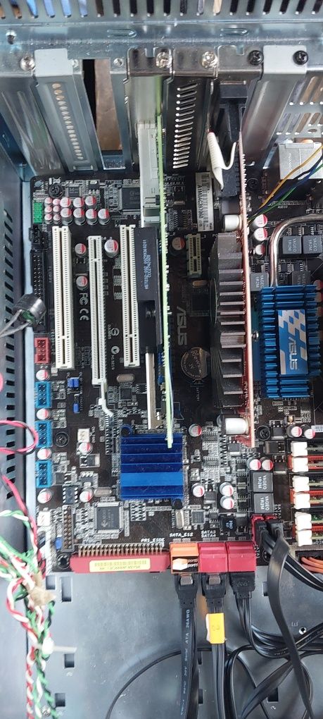 serwer "Płyta: Asus P6T SE procesor I7  2.67gHZ