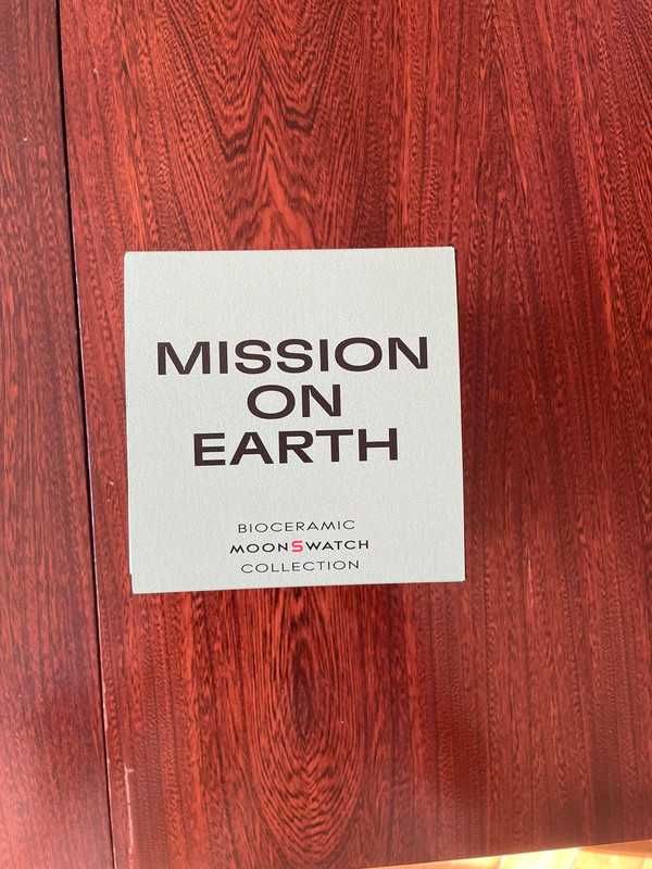 Omega x Swatch SO33G100 Earth - Idealny dla miłośników kosmosu