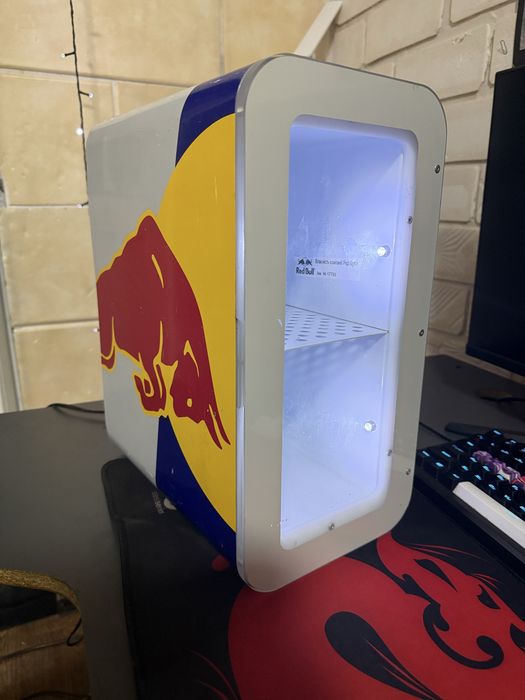 Холодильник Red Bull