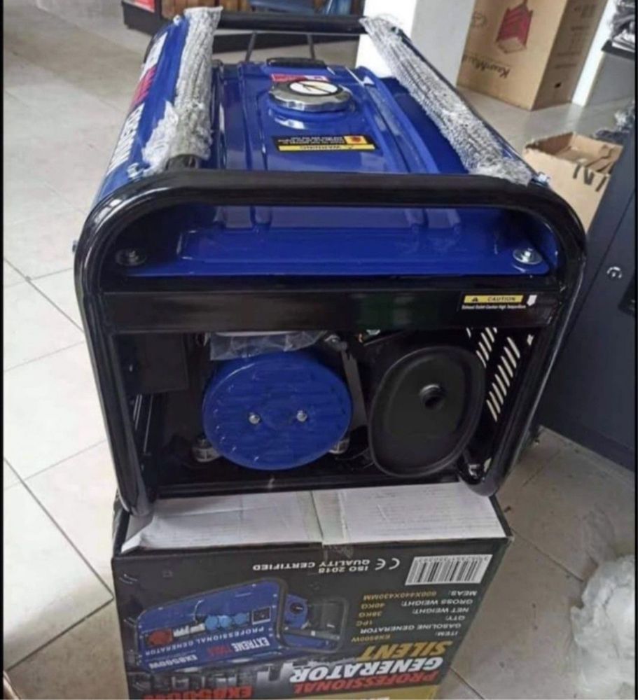 Gerador novo a Gasolina de 8500W  Marca Alemão da Extreme Tools.